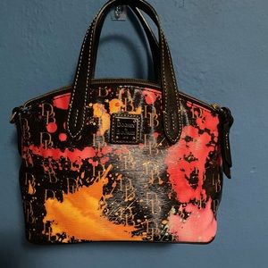 😱Beautiful Dooney and Bourke Mini😱